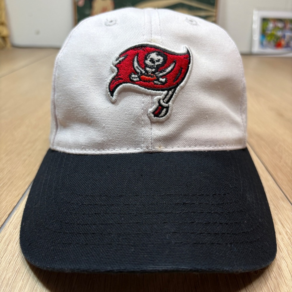 Vintage 90s Nike Team Tampa Bay Buccaneers Hat NFL White Black Adjustable Cap